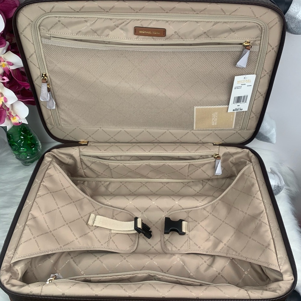 Michael Kors Travel SM TROLLEY - Picture 2 of 8